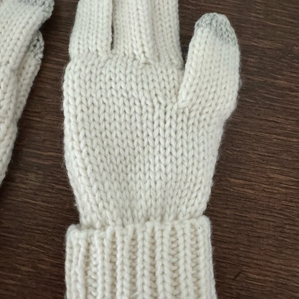 Gap girls gloves  size M